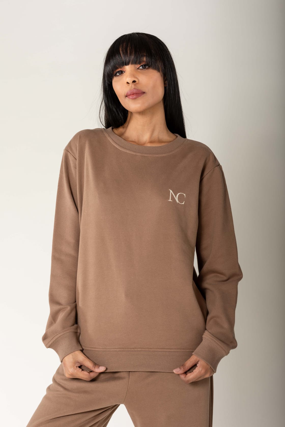 Nina Carter | Dames | Huispak - Jogging pak | aangesloten pijpen | 2 delig | Bruin- Taupe
