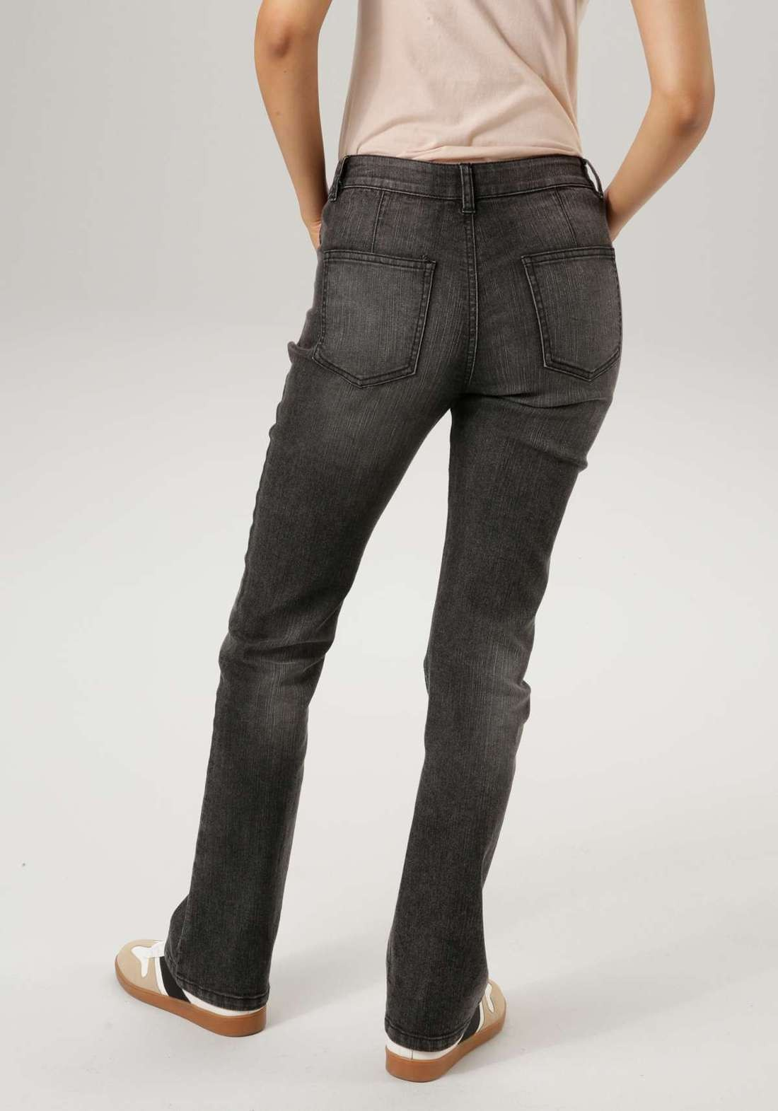 Aniston | Dames | Bootcut FLared Jeans | Black washed | Knoopsluiting