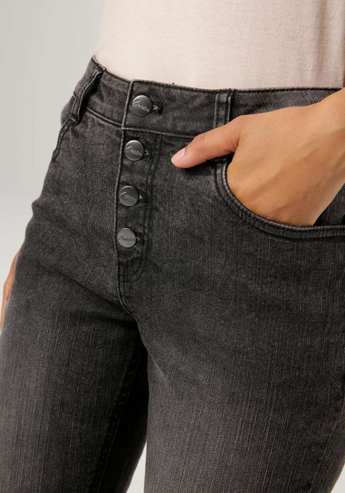 Aniston | Dames | Bootcut FLared Jeans | Black washed | Knoopsluiting