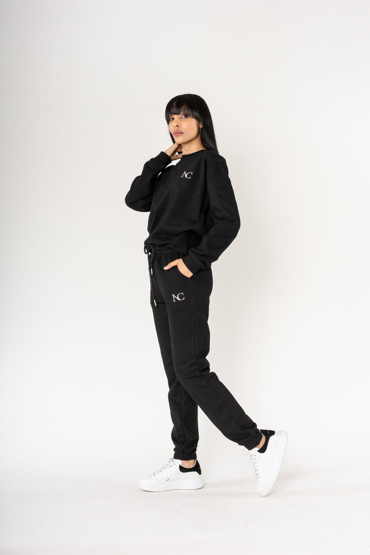 Nina Carter | Dames | Huispak - Jogging pak | aangesloten pijpen | 2 delig | Zwart