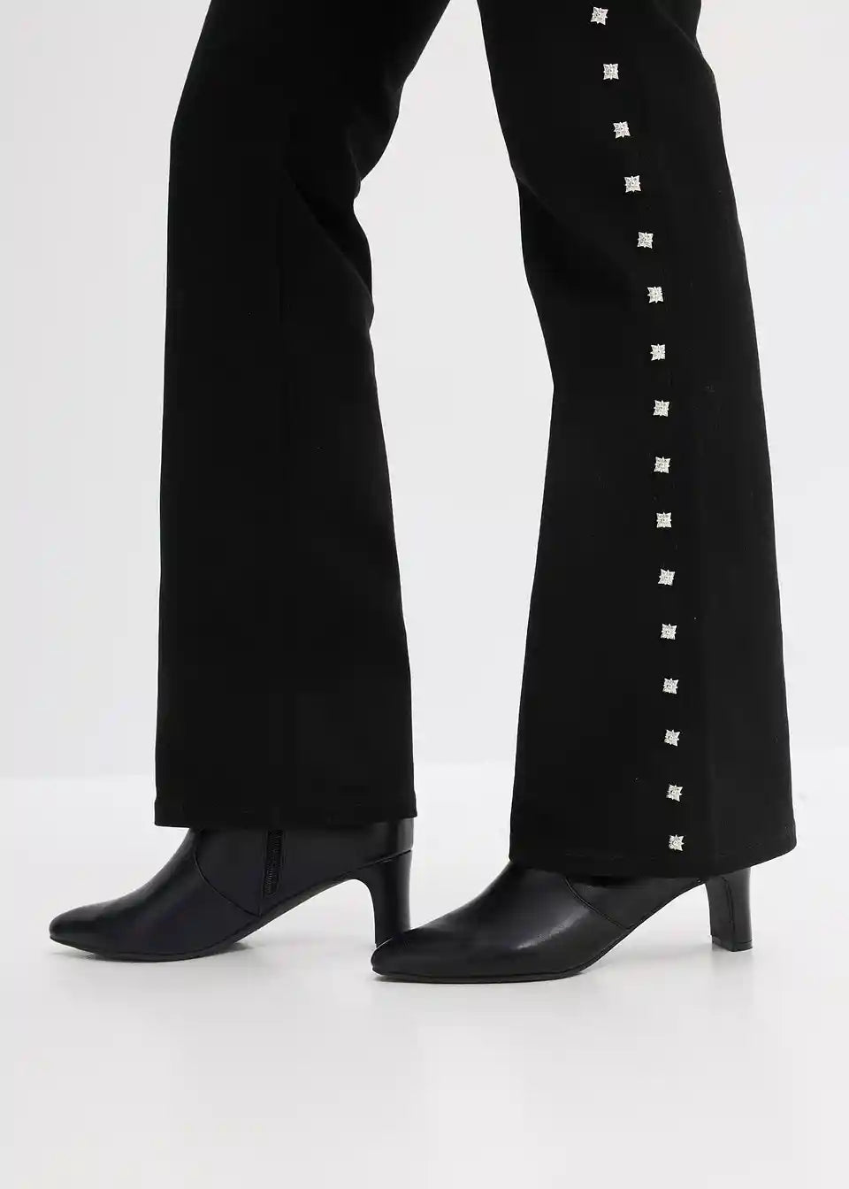 Jeans | Dames | Sierlijke studs | High waist | Zwart