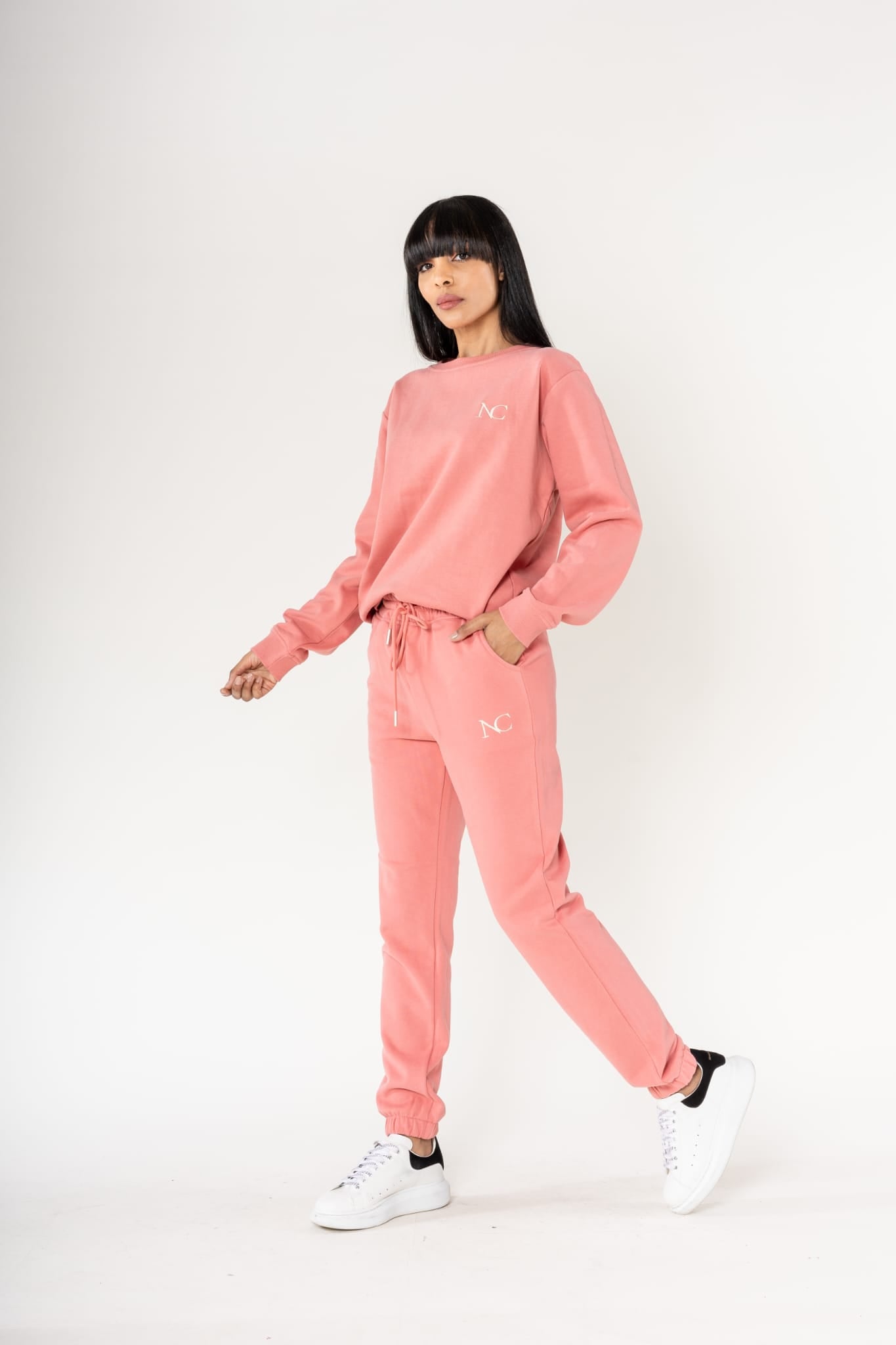 Nina Carter | Dames | Huispak - Jogging pak | aangesloten pijpen | 2 delig | Roze
