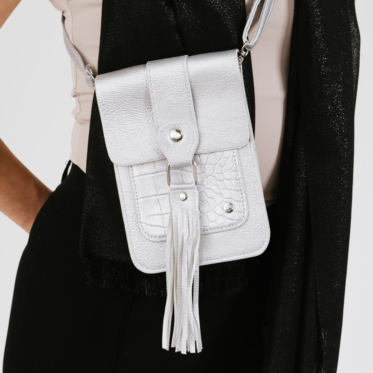 Michelle | Telefoontasje | Crossbody | Effen met croco accent | Franjes | Zilver