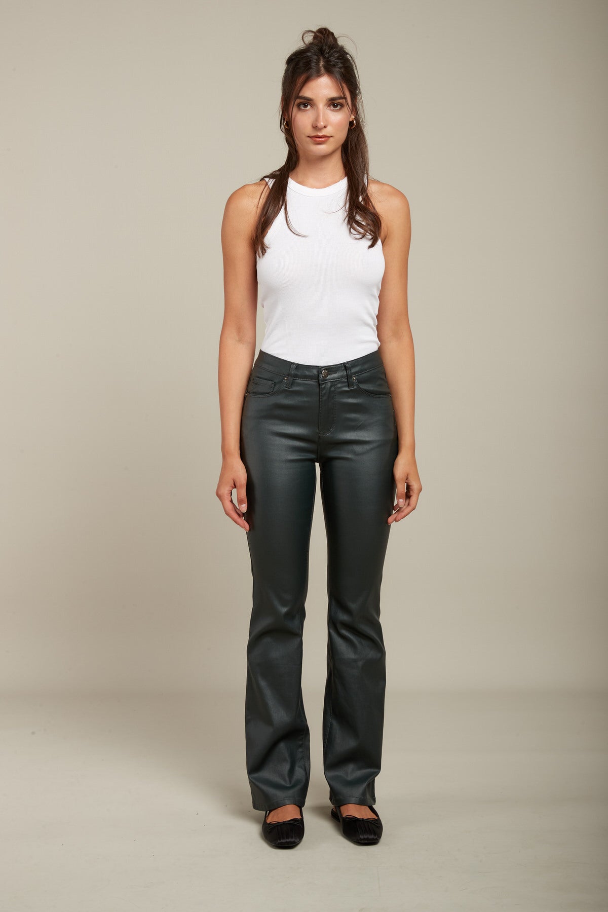 Toxik | Dames | Bootcut | PU leer - leatherlook - coated broek | 5 pocket | Donker groen | Regular waist | Push up level 1 |
