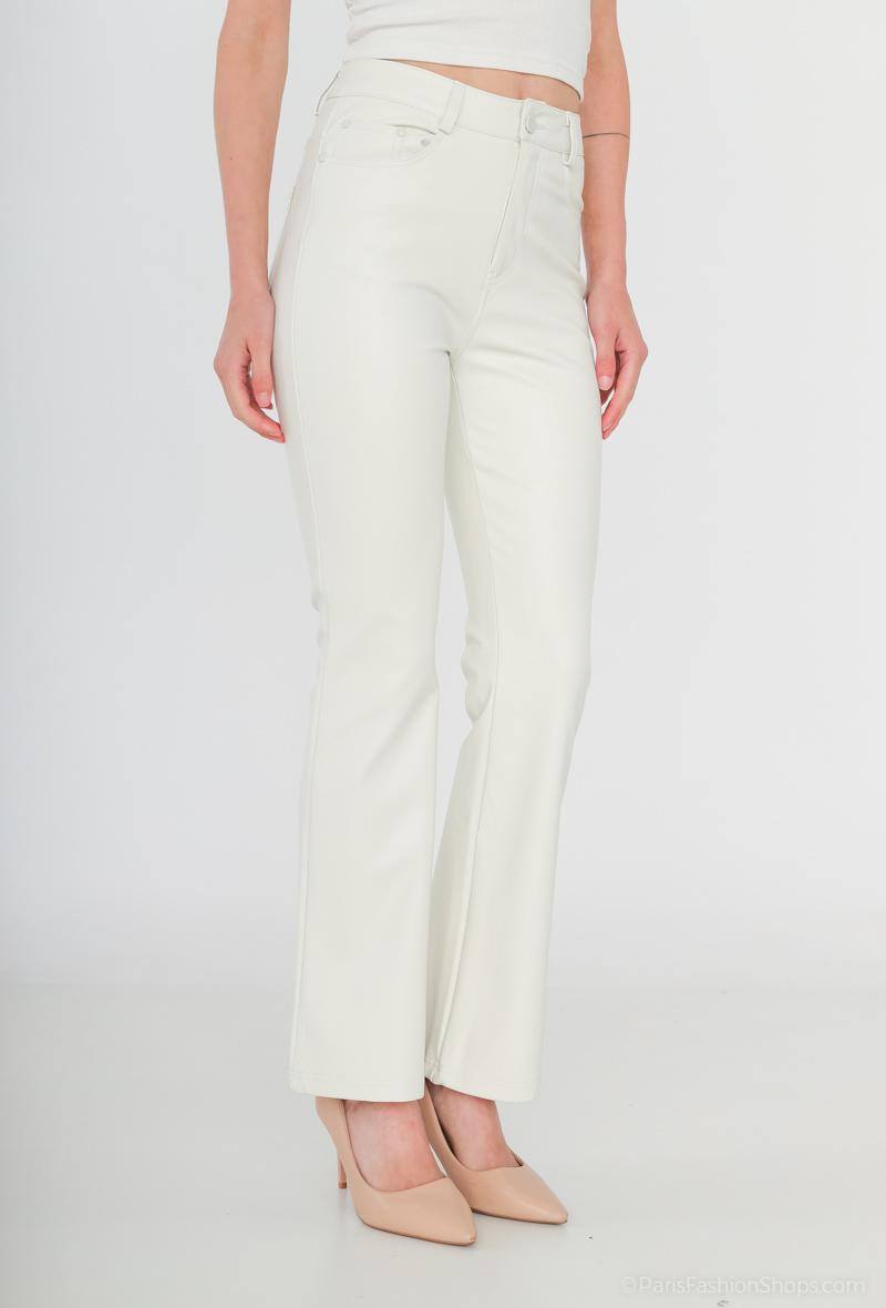 Softy Paris | Dames | Coated Leren - Flared pants | Creme | 7/8 Enkellengte