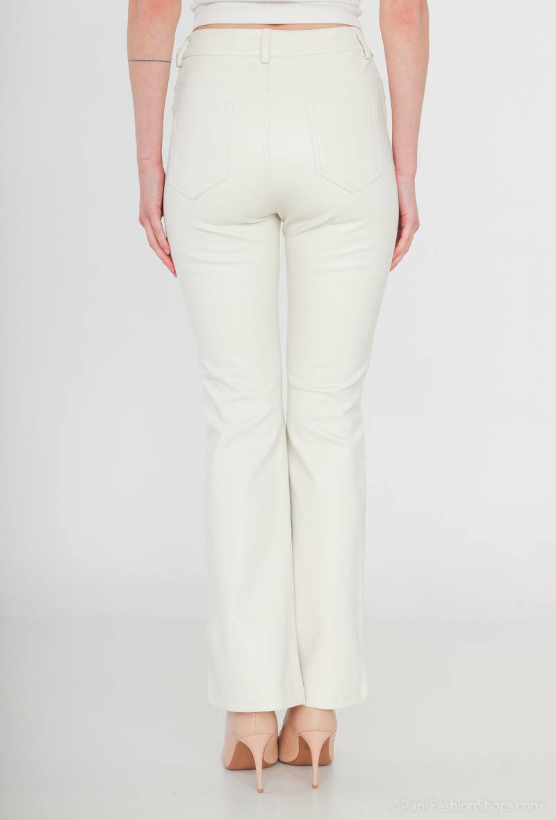 Softy Paris | Dames | Coated Leren - Flared pants | Creme | 7/8 Enkellengte